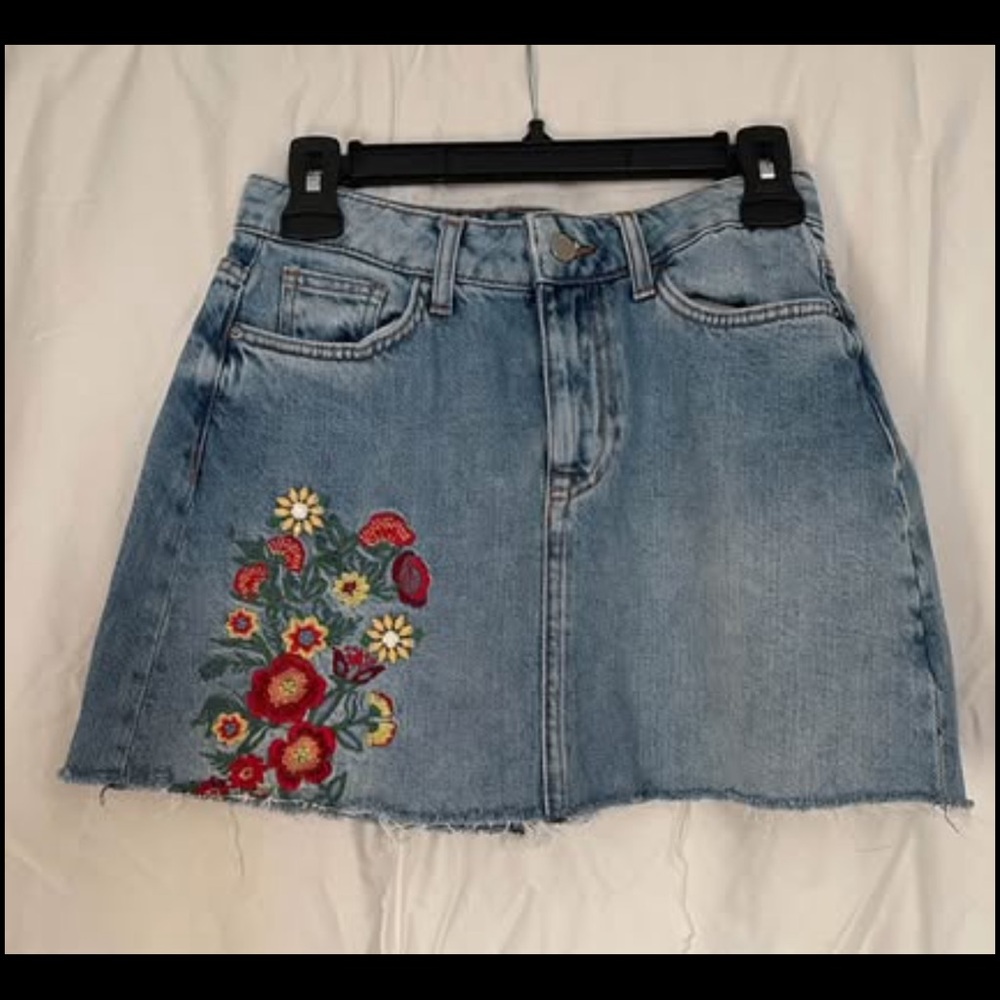 Zara Basic Blue Denim Skirt with Floral Embroidery